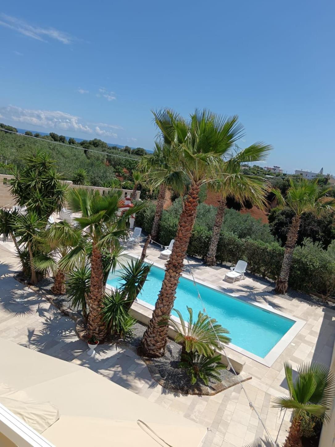 Villa Overseas Pool Monopoli